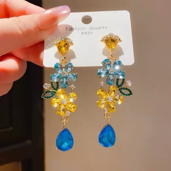 Utena flower drop butterfly earrings - Picture 7 of 7